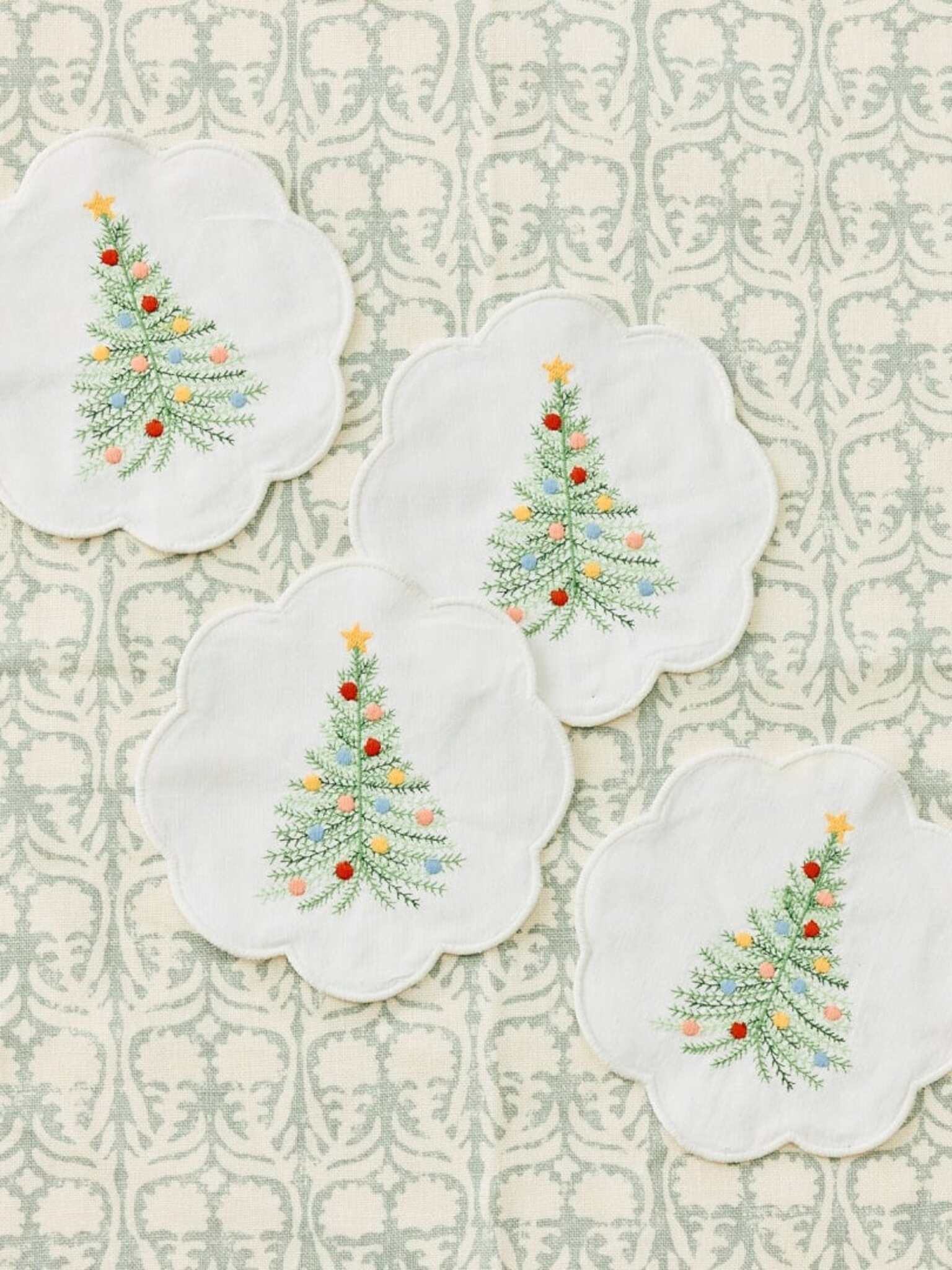 COCKTAIL NAPKINxHOLIDAYTREE-alt1