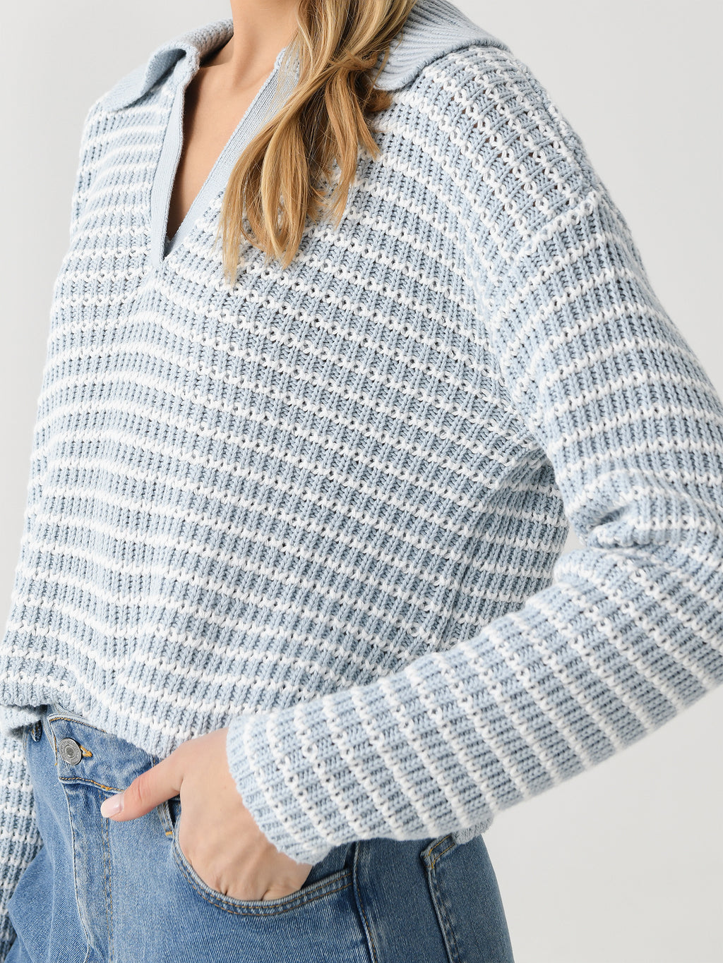 COLLAREDSWEATERxBLUESTRIPE-alt4