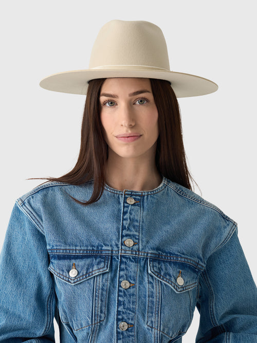 Charlie 1 Horse Women's Ring Finger Hat