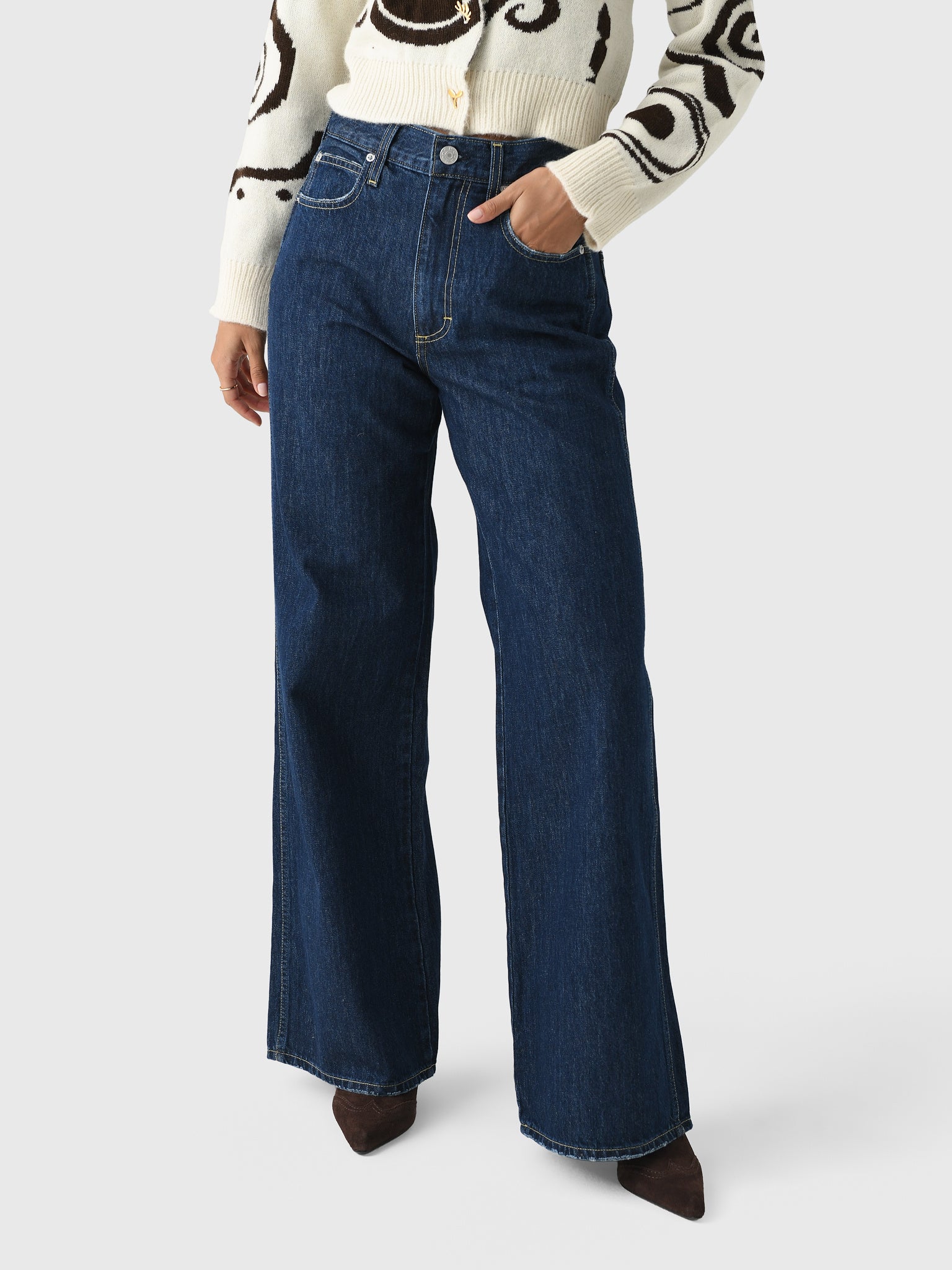 AMO Women's Frida Jean - Saint Bernard