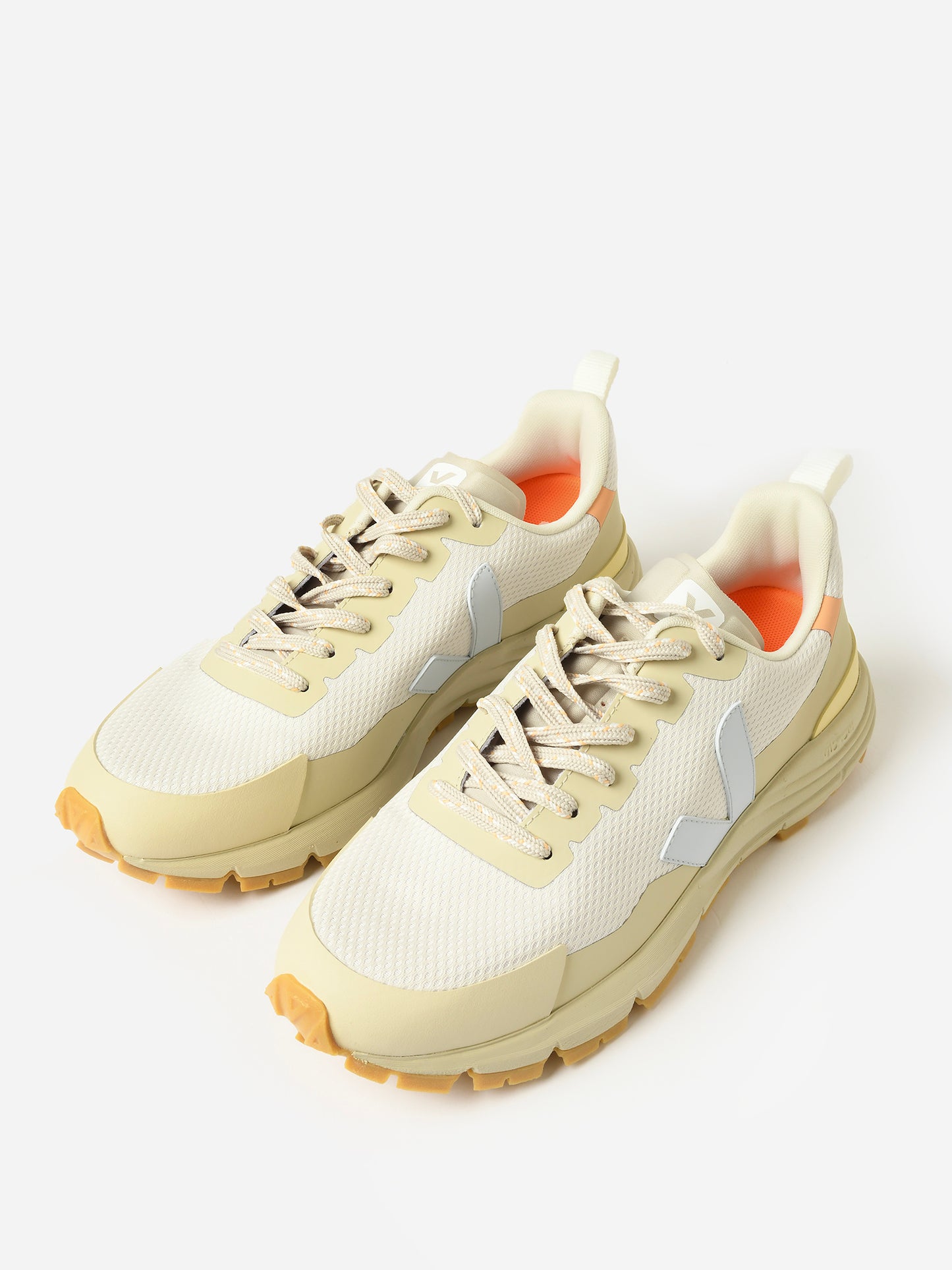 VEJA Women's Dekkan Alveomesh Sneaker - Saint Bernard