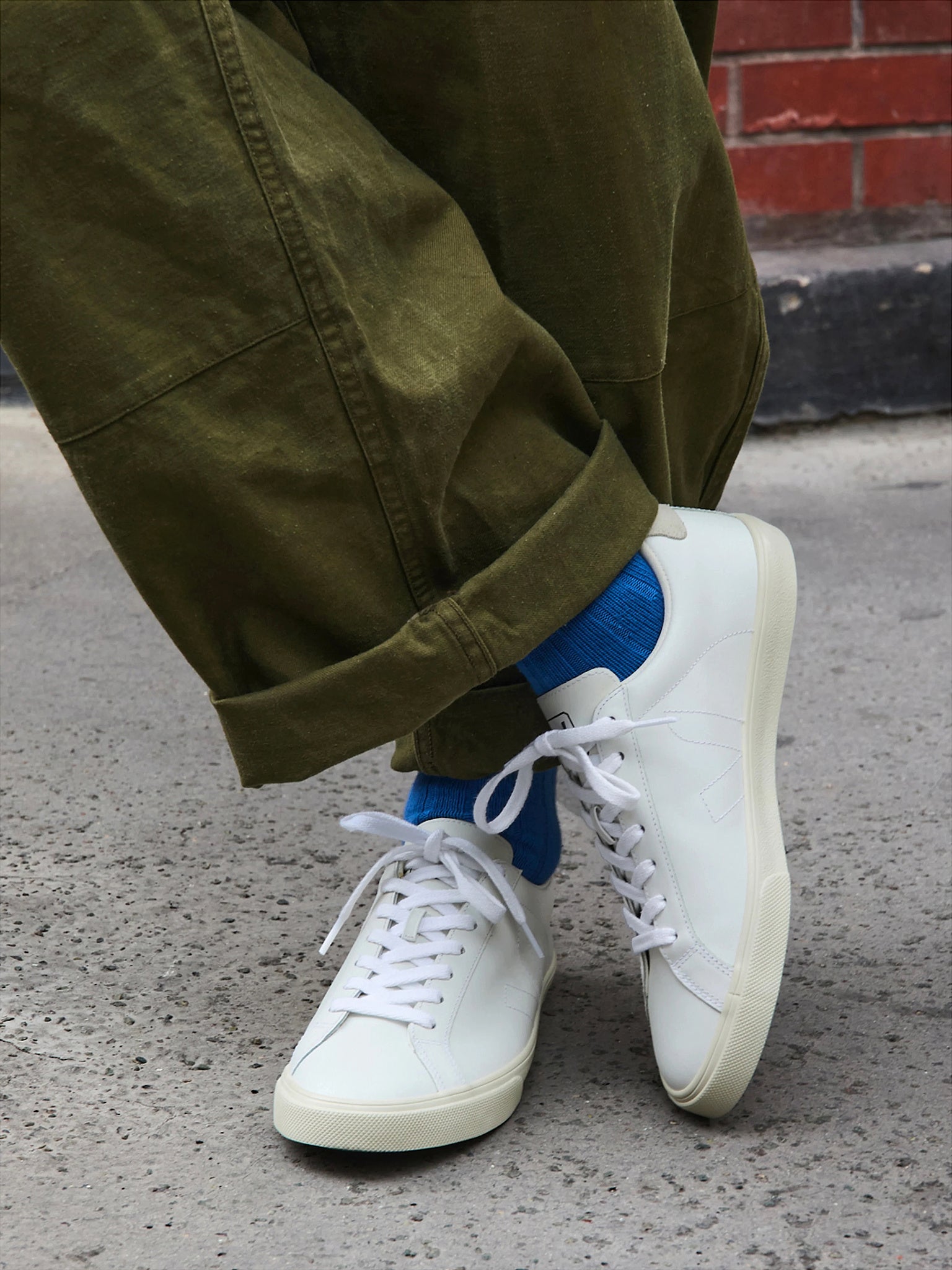 VEJA Women's Esplar Leather Sneaker