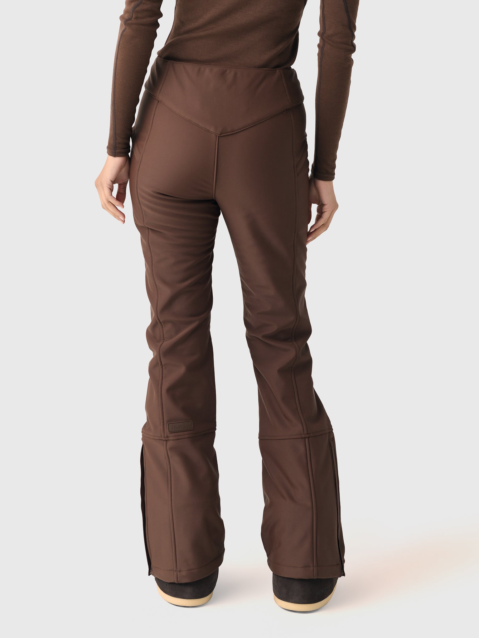 EMMASOFTSHELLPANTxSPIKEDCOCOA-alt2