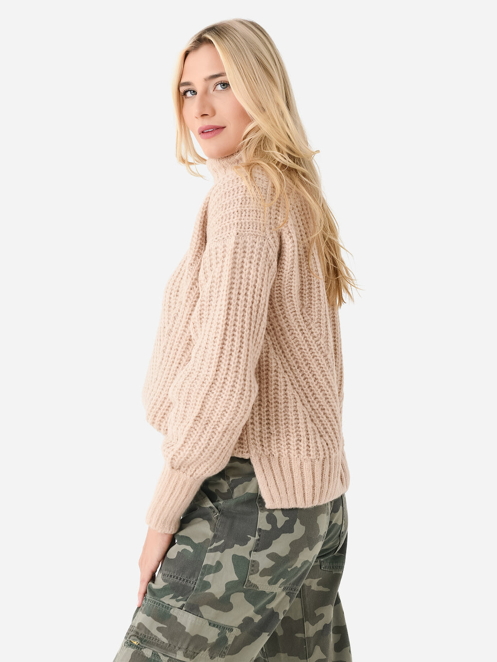 ESFW23-29xPALECAMEL-alt2