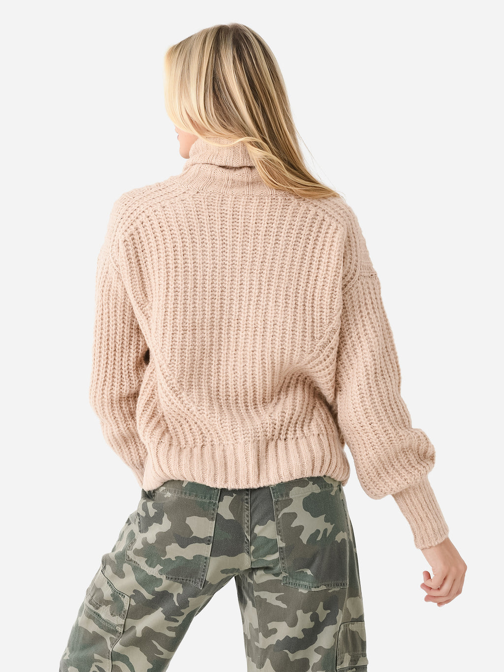 ESFW23-29xPALECAMEL-alt3