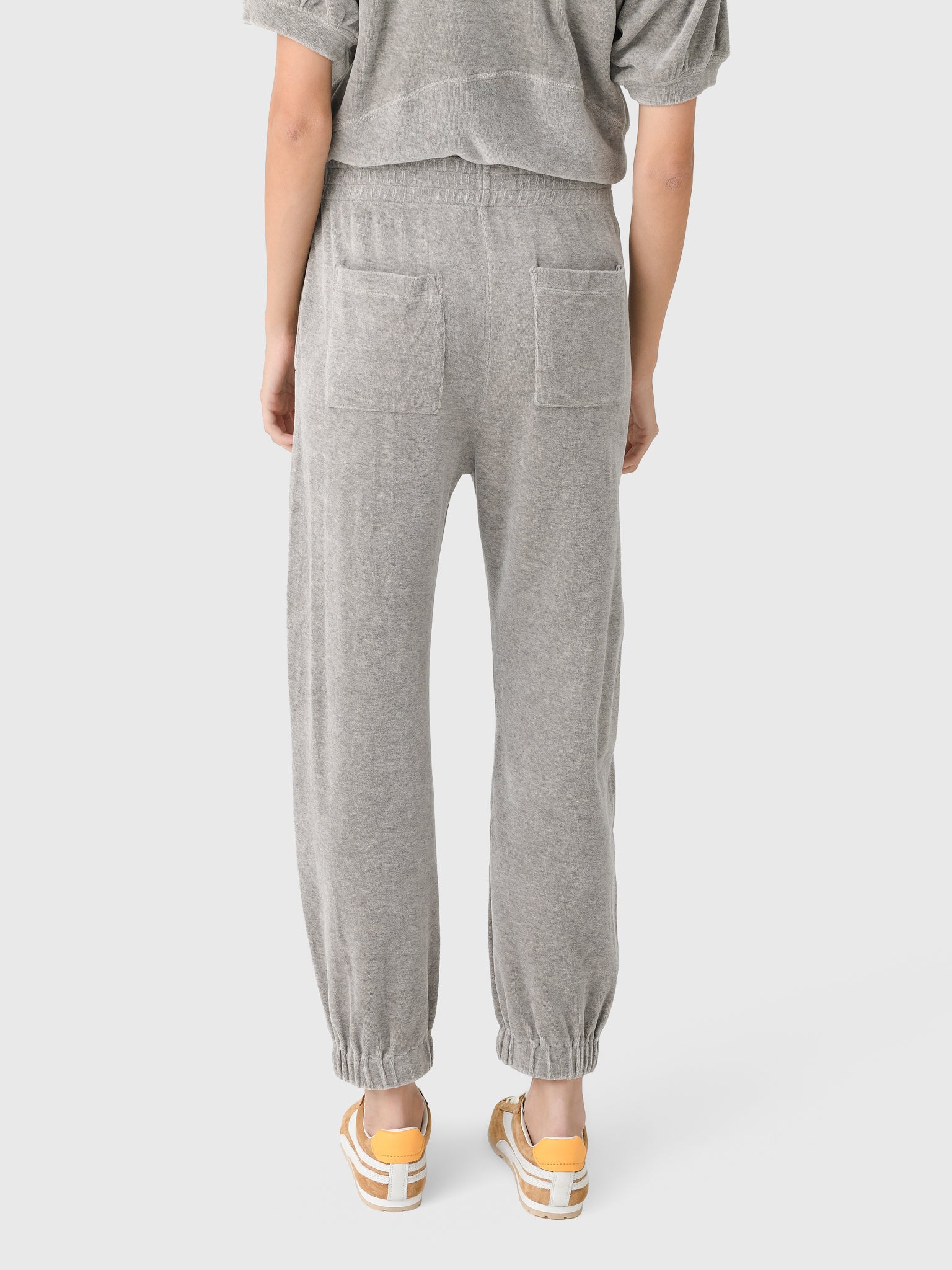 ESSIE07xHEATHERGREY-alt2