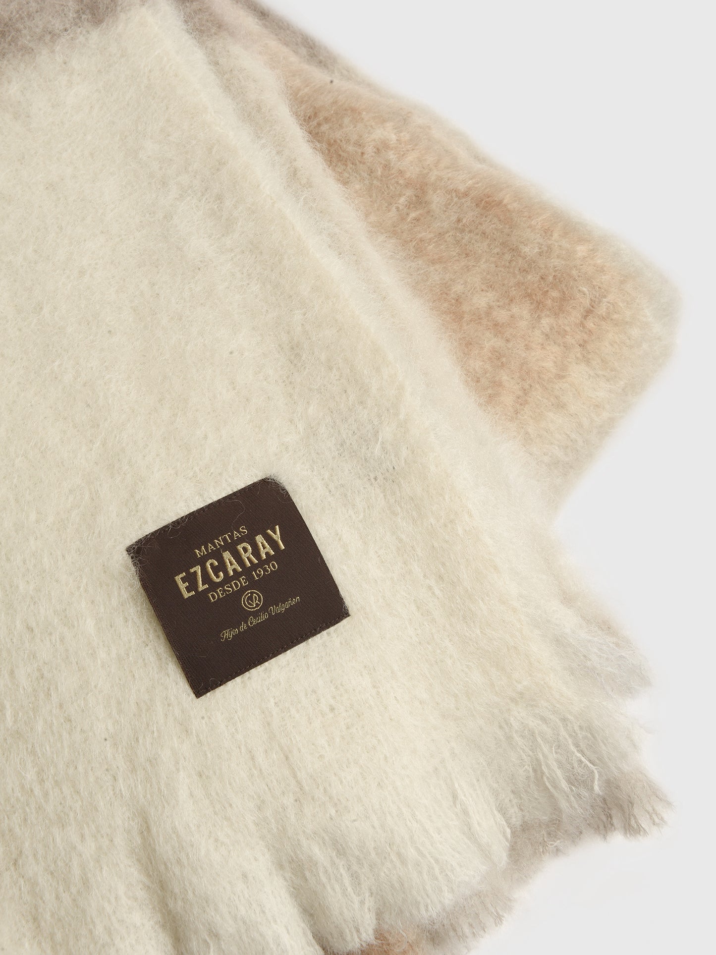 EZCARAY MOHAIR THROWx4015-alt3