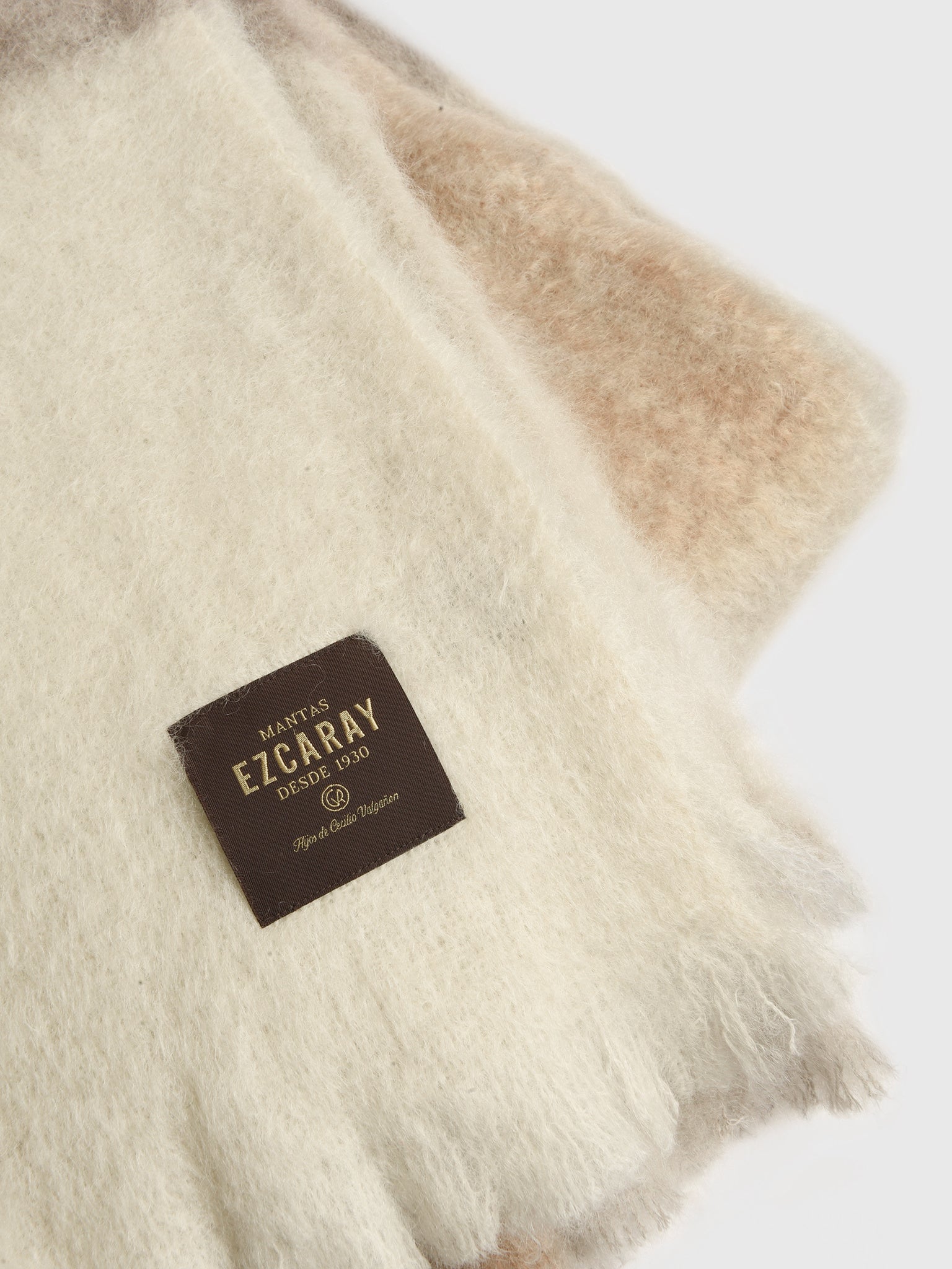 EZCARAY MOHAIR THROWx4015-alt3