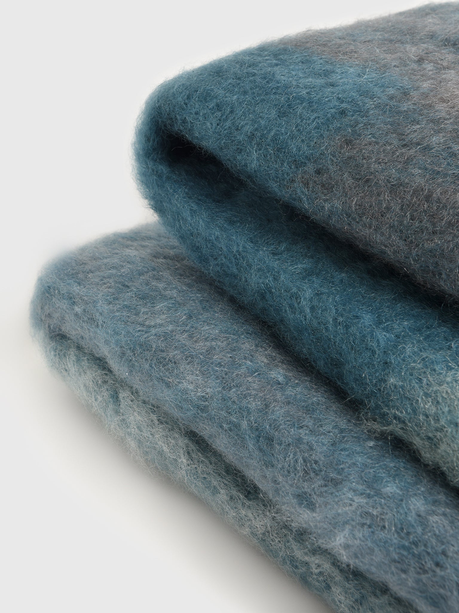 EZCARAY MOHAIR THROWx4033-alt2