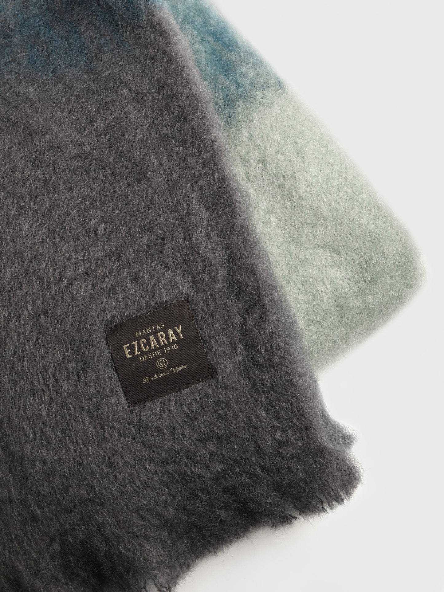 EZCARAY MOHAIR THROWx4033-alt3