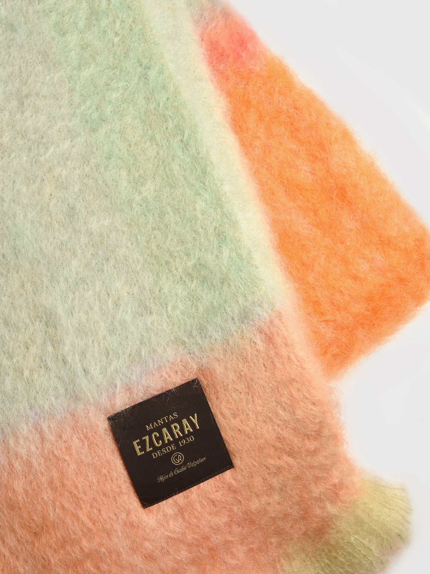 EZCARAY MOHAIR THROWxRZ9-alt3