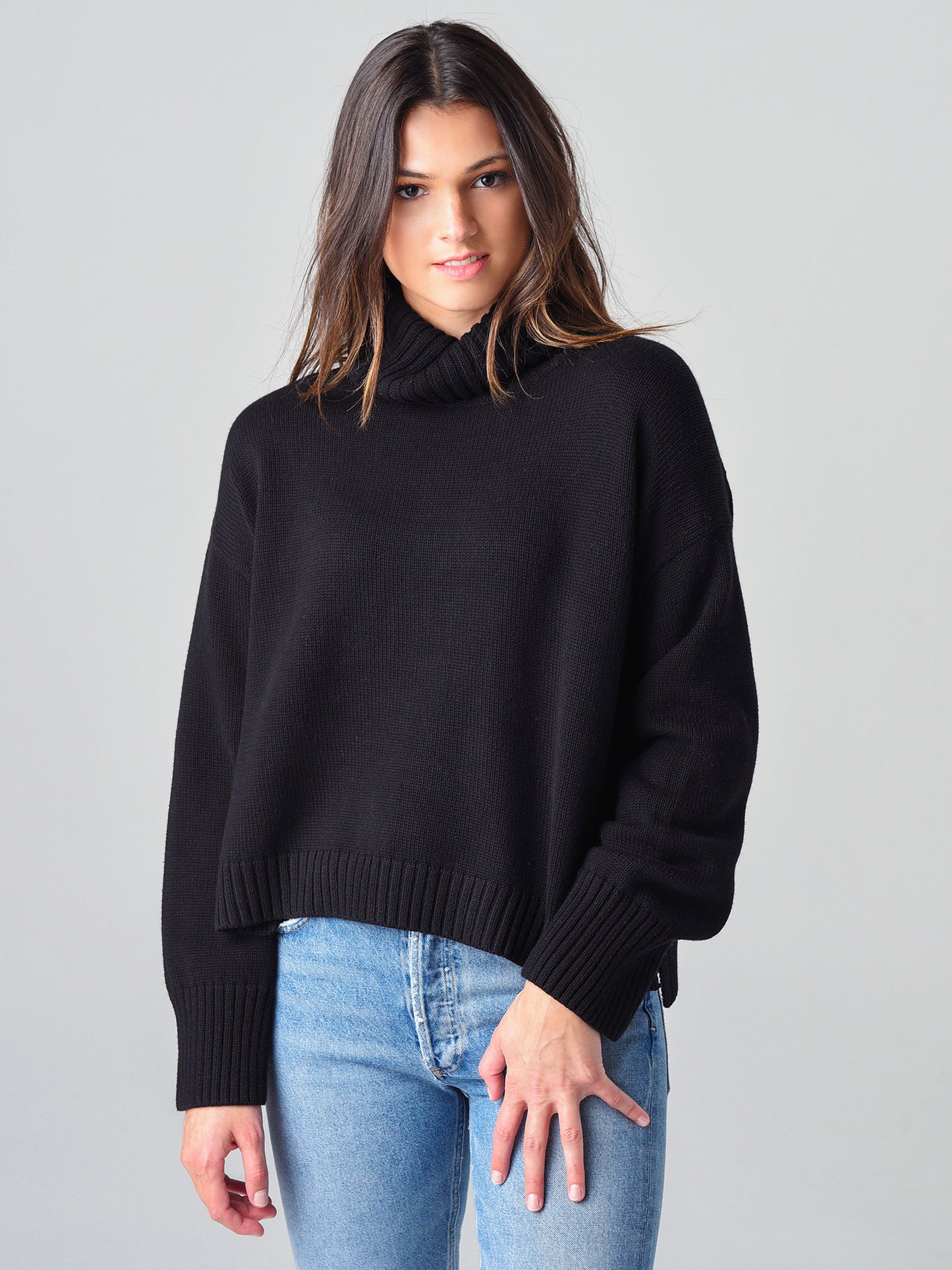 525 Women's Long Sleeve Trutleneck Sweater