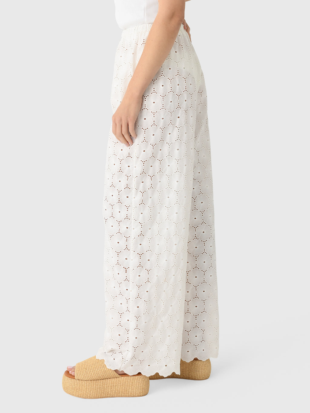 FF4812-DBWxDOLCEBRODERIEWHITE-alt2