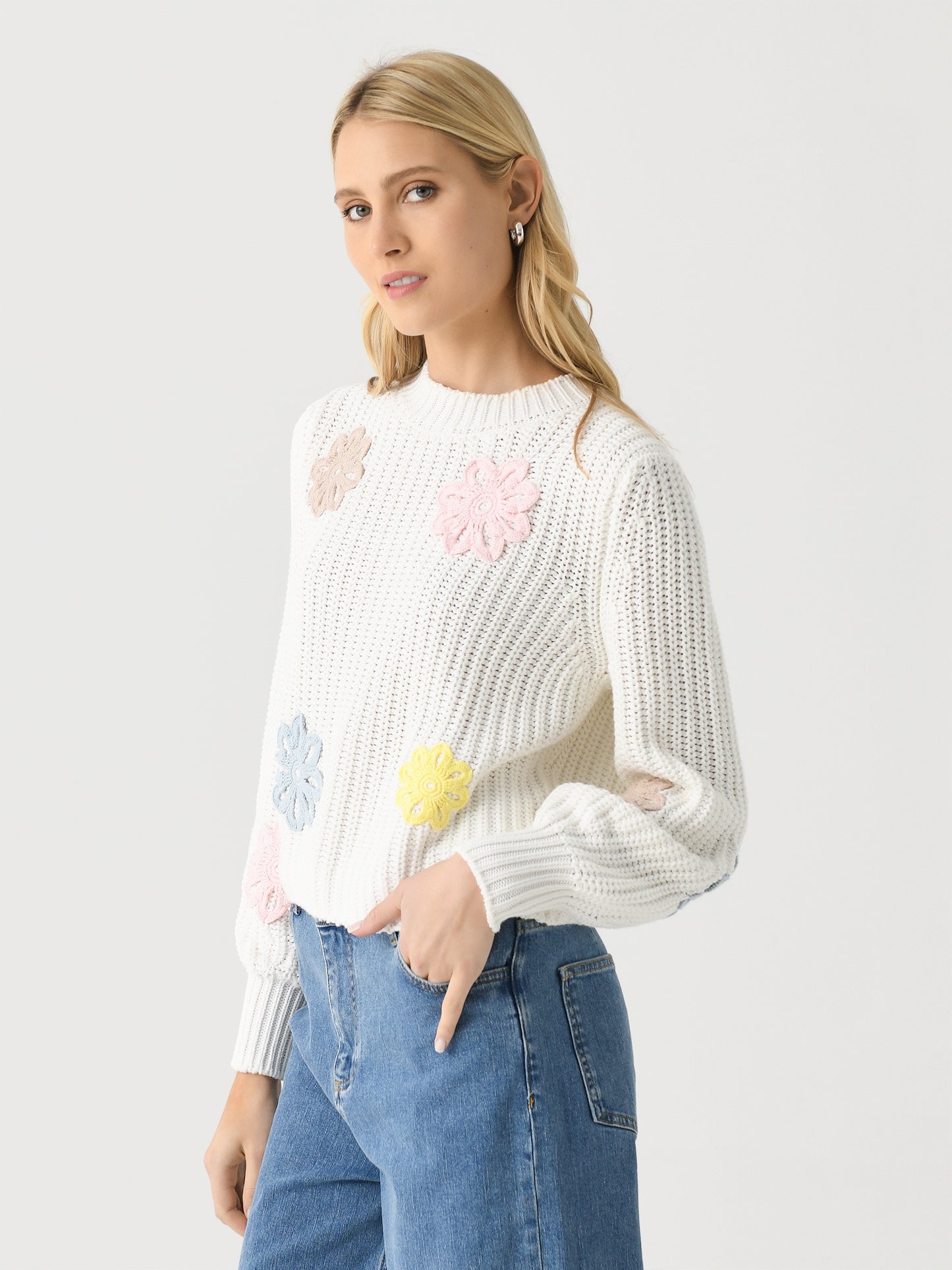 FLOWERSWEATERxWHITE-alt2