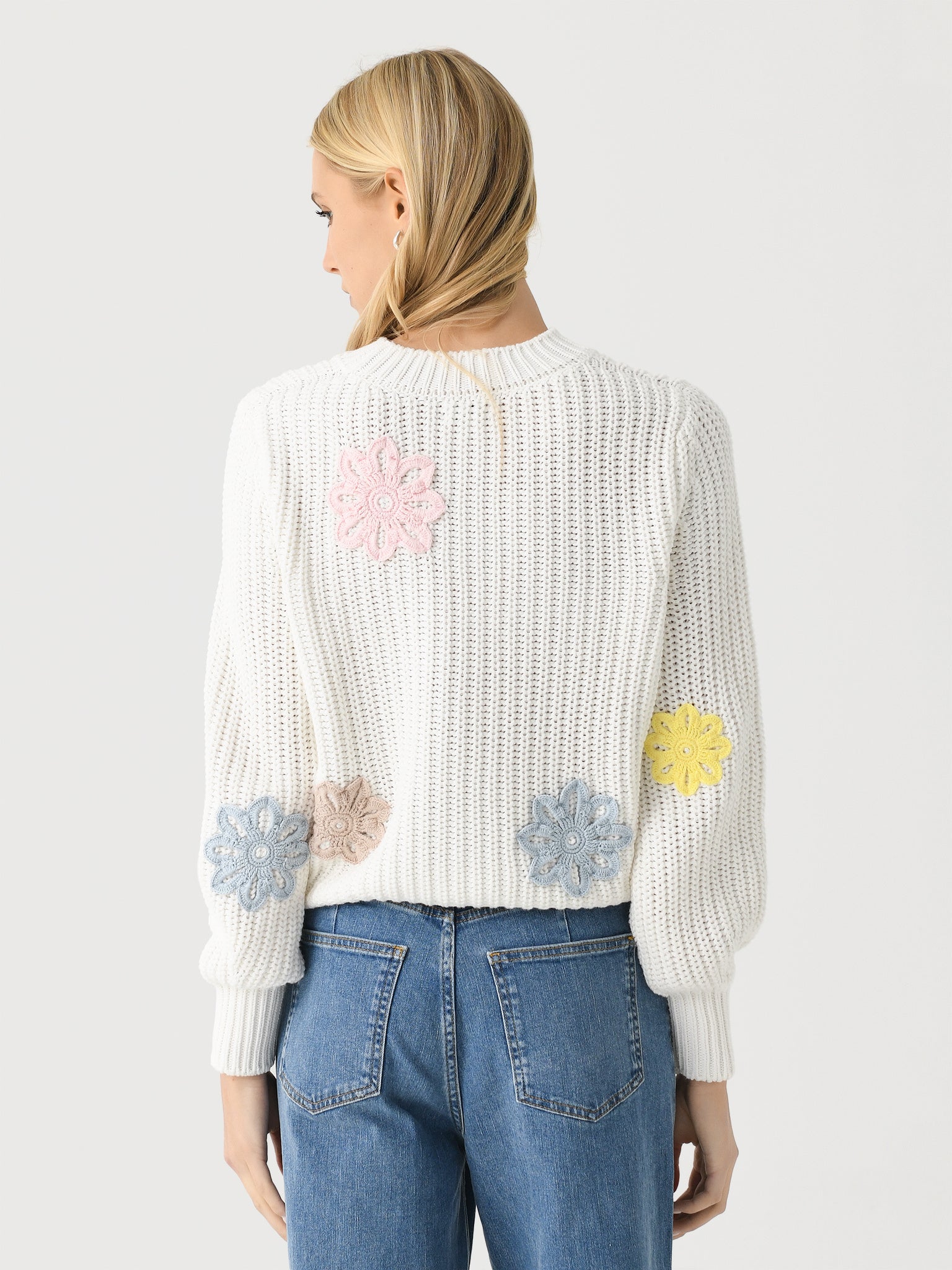 FLOWERSWEATERxWHITE-alt3