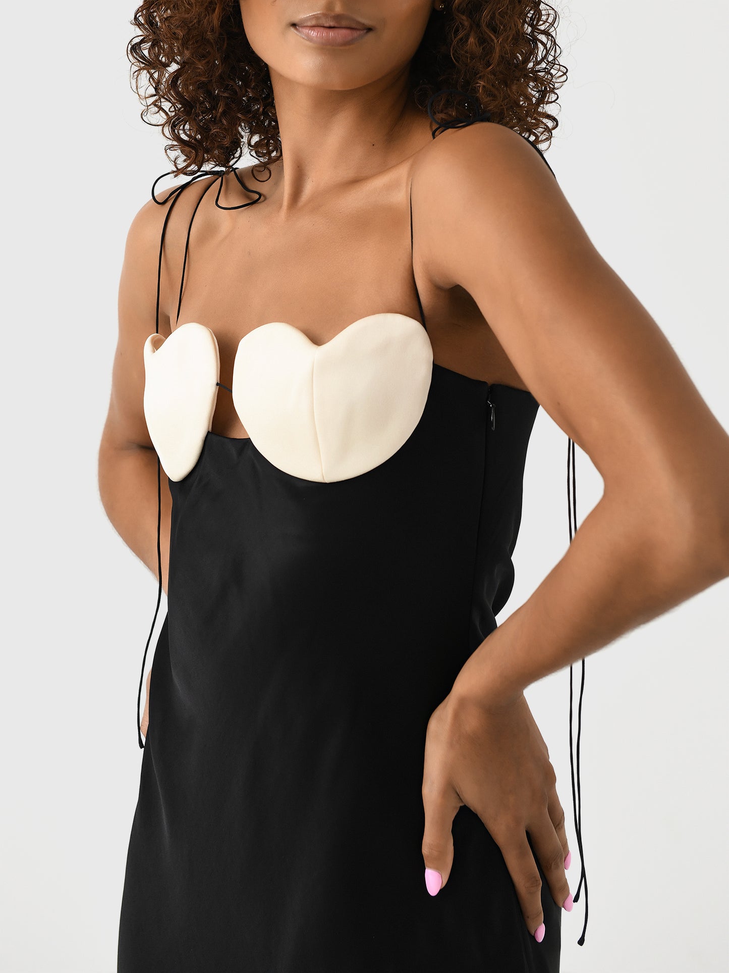 FW2402xBLACKWHITE-alt3