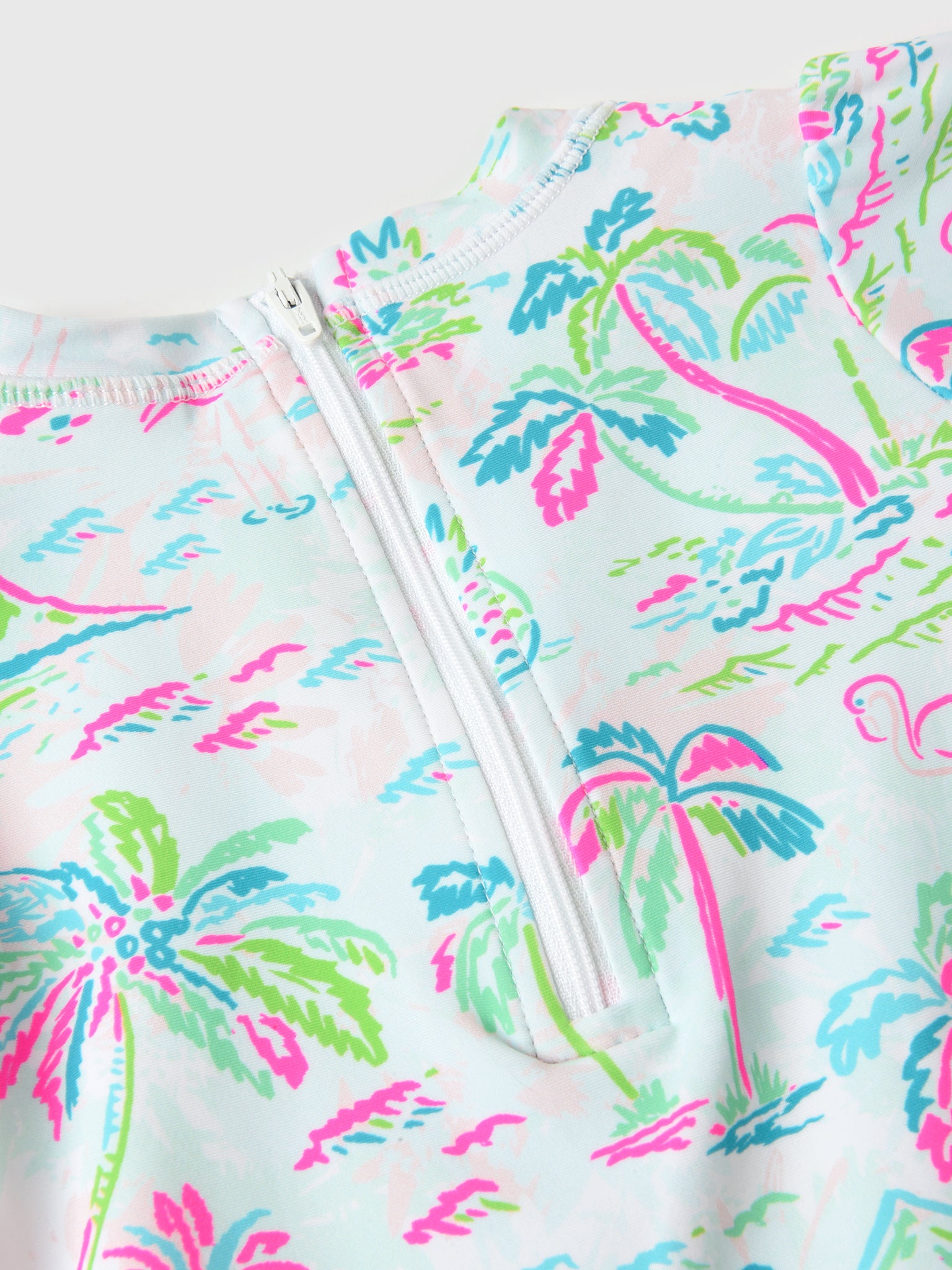 G3703xTROPICALRESORT-alt2