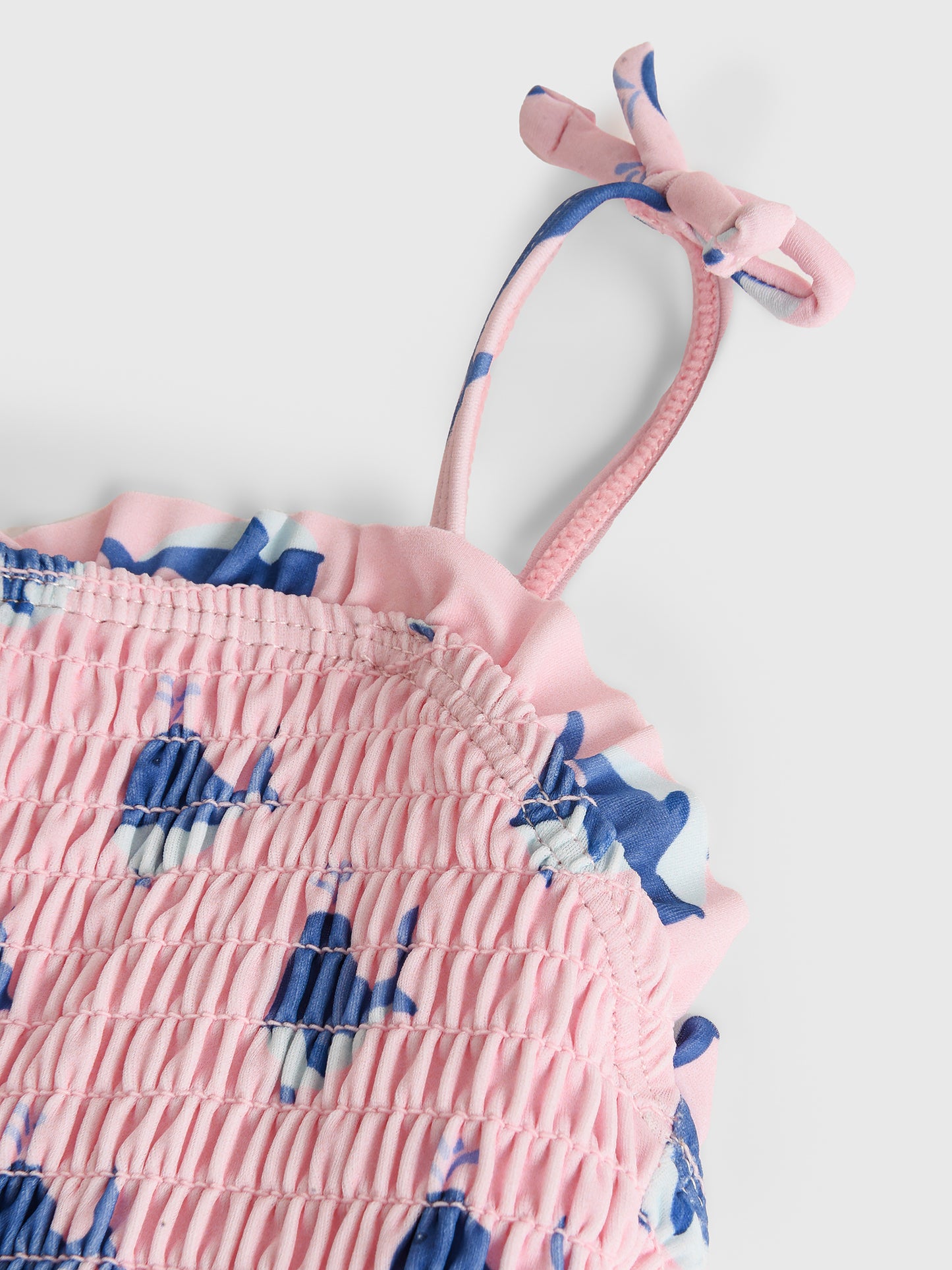 G3845xPINKWHALEFRIENDS-alt1