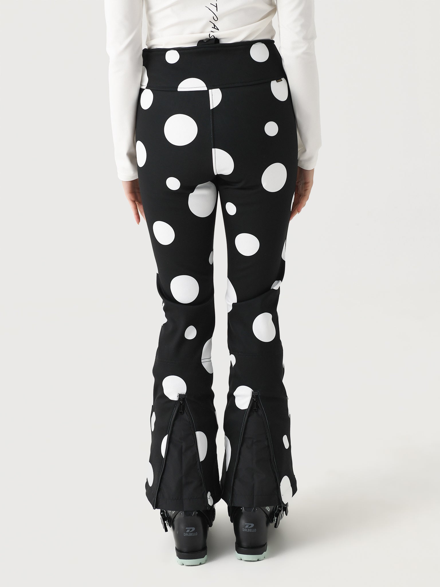 GB02170244xDOTBLACK-alt3