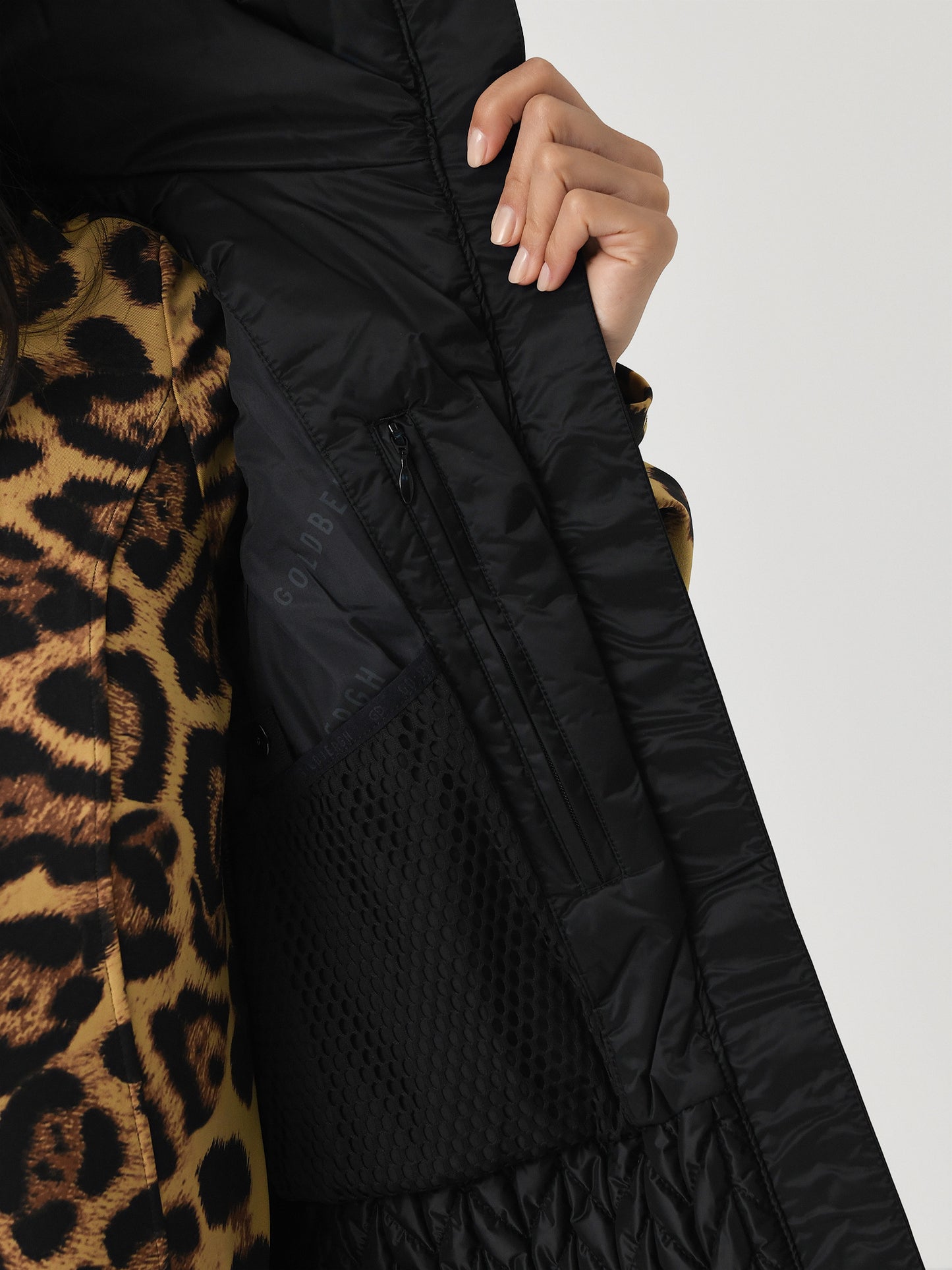 GB02380244xBLACK-alt5