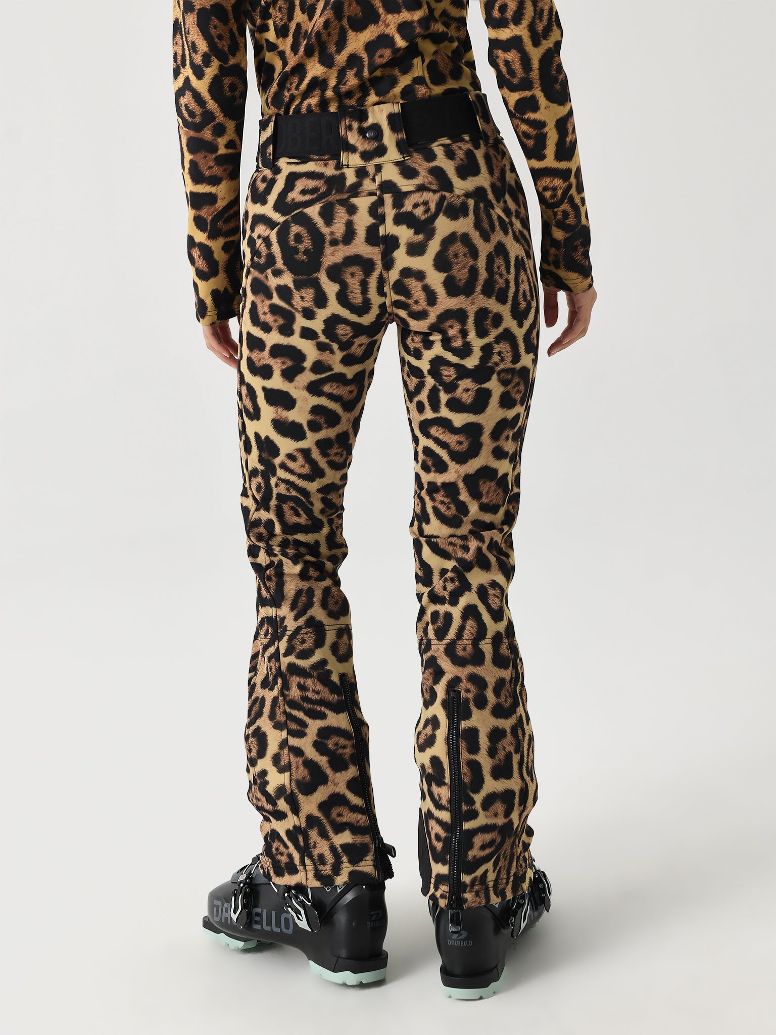 GB02870244xJAGUAR-alt3