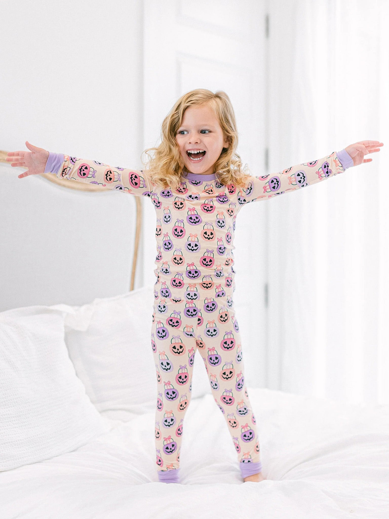 Poppy Kids Co Girls' Pink Halloween Bucket Pajama Set - Saint Bernard