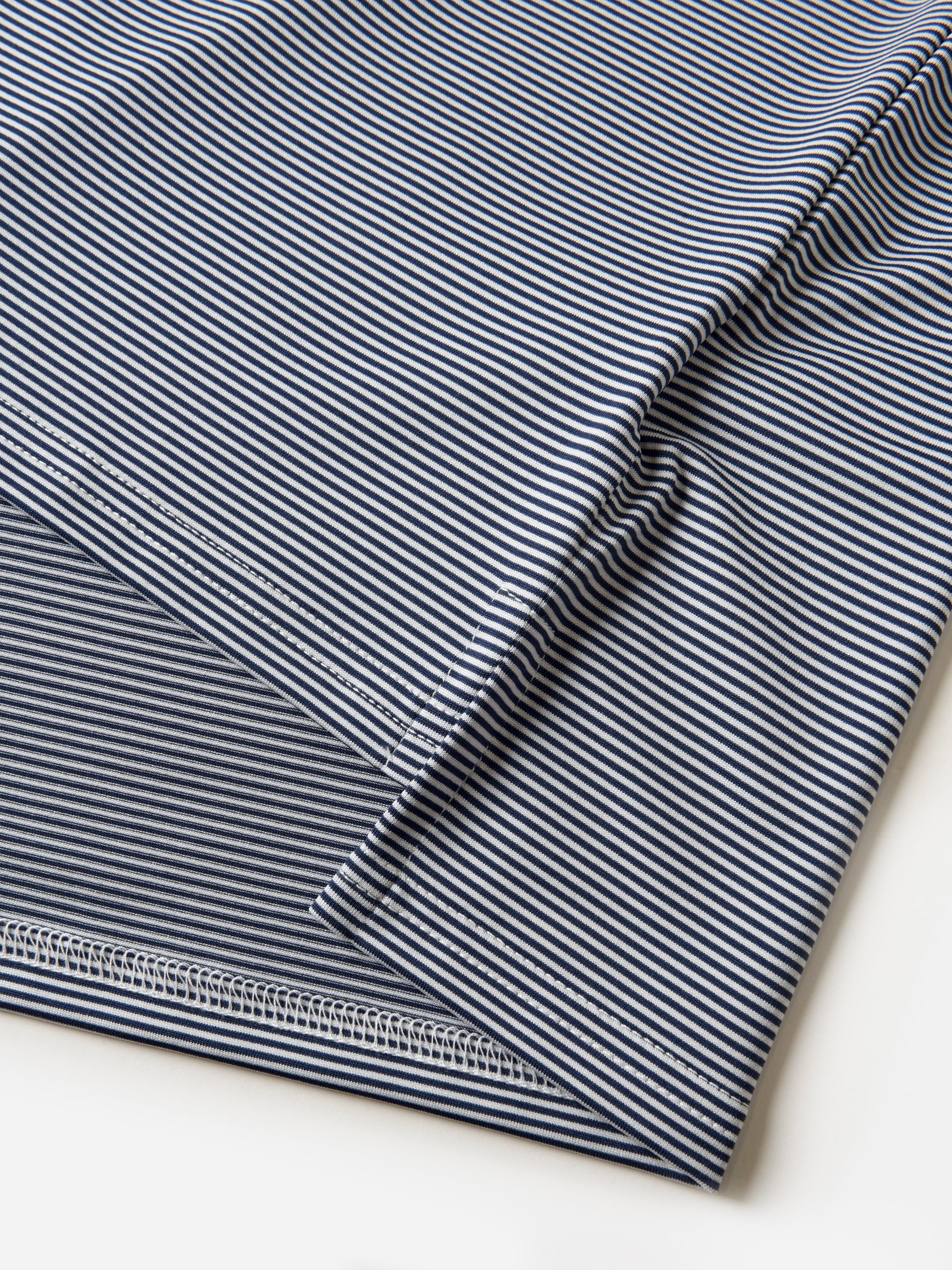 HB9002xNAVYWHITE-alt2