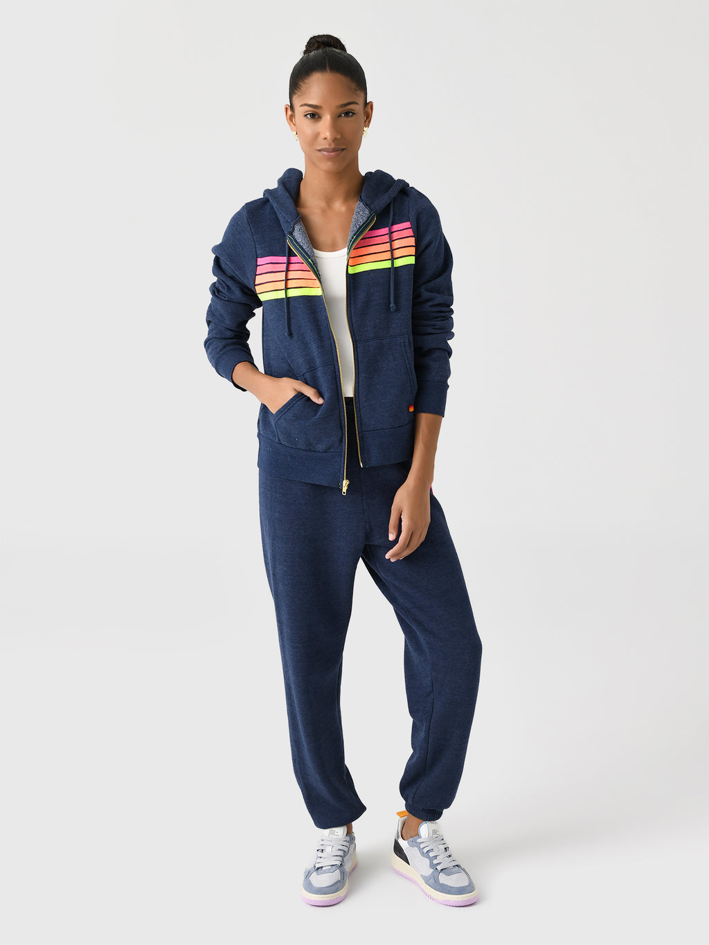 HDRS5xHEATHERNAVYNEON-alt1