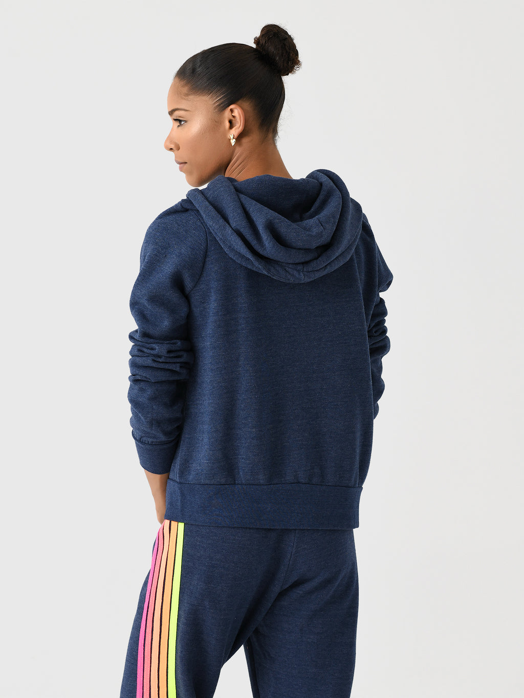 HDRS5xHEATHERNAVYNEON-alt3