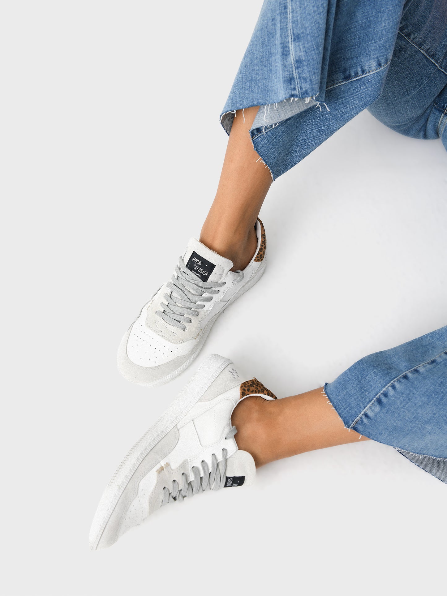 HF3WS500 500xWHITELEOPARD-alt1