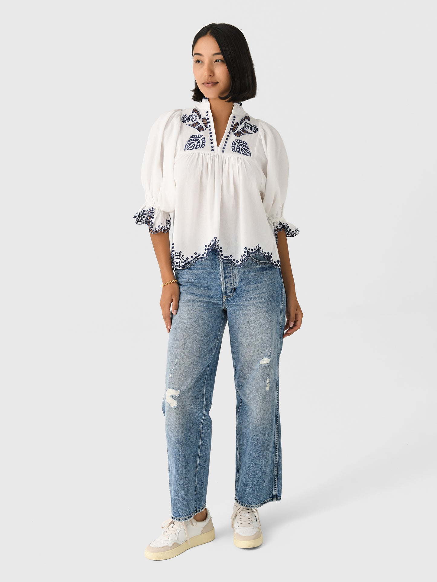 HNTxWHITEANDNAVY-alt1