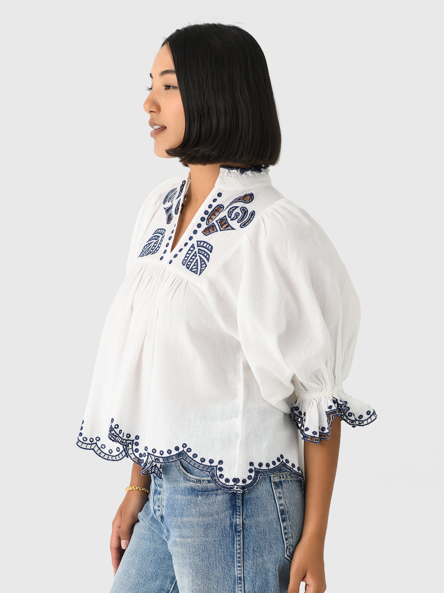 HNTxWHITEANDNAVY-alt2