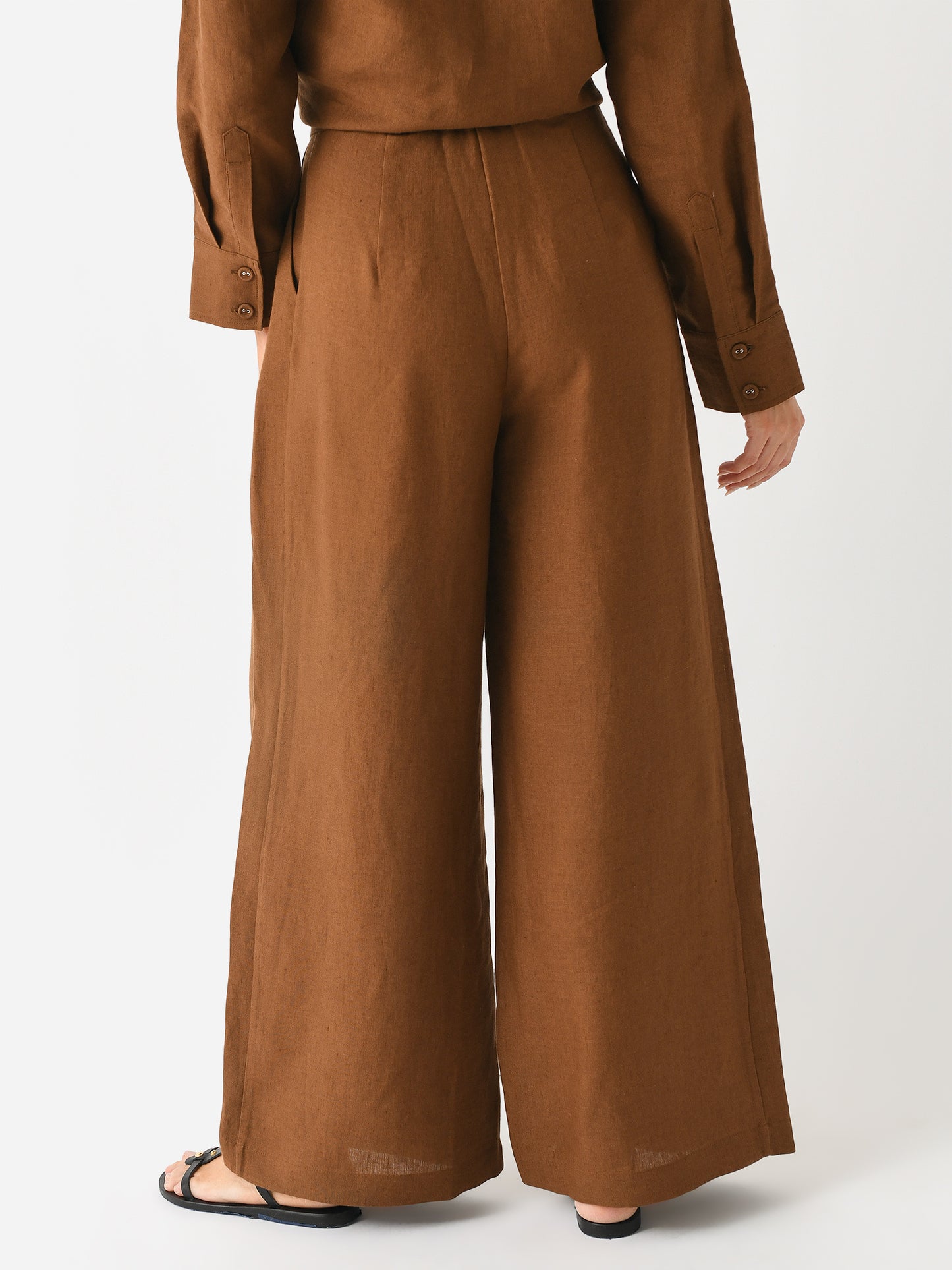 HS2402030xCHESTNUTLINEN-alt3