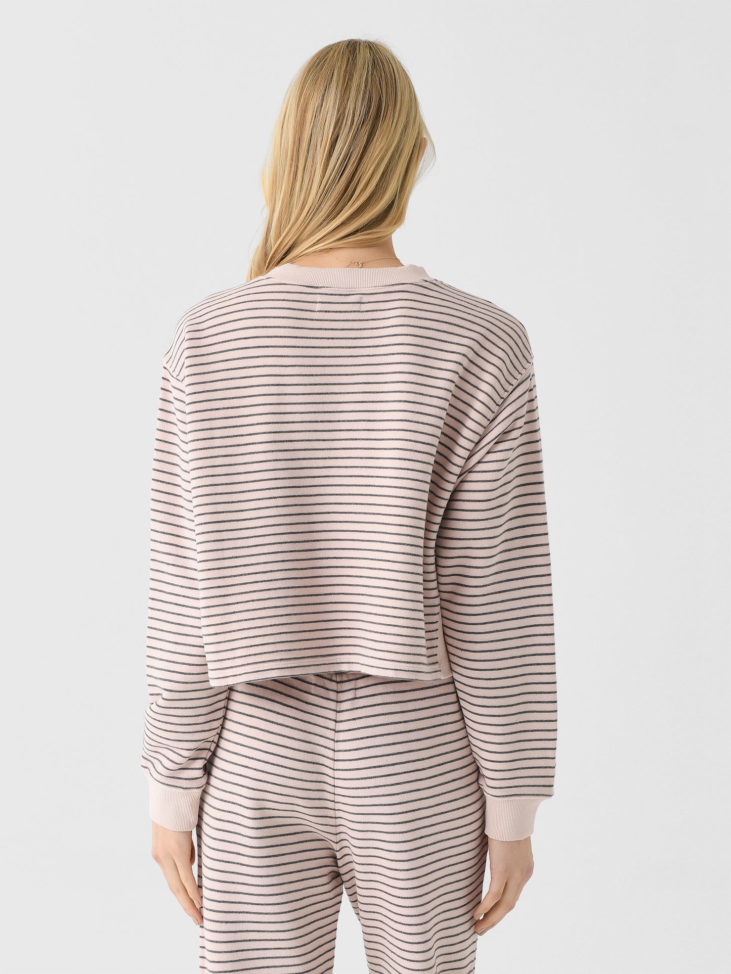 HUTCH07xTUTUCHARCOAL-alt3