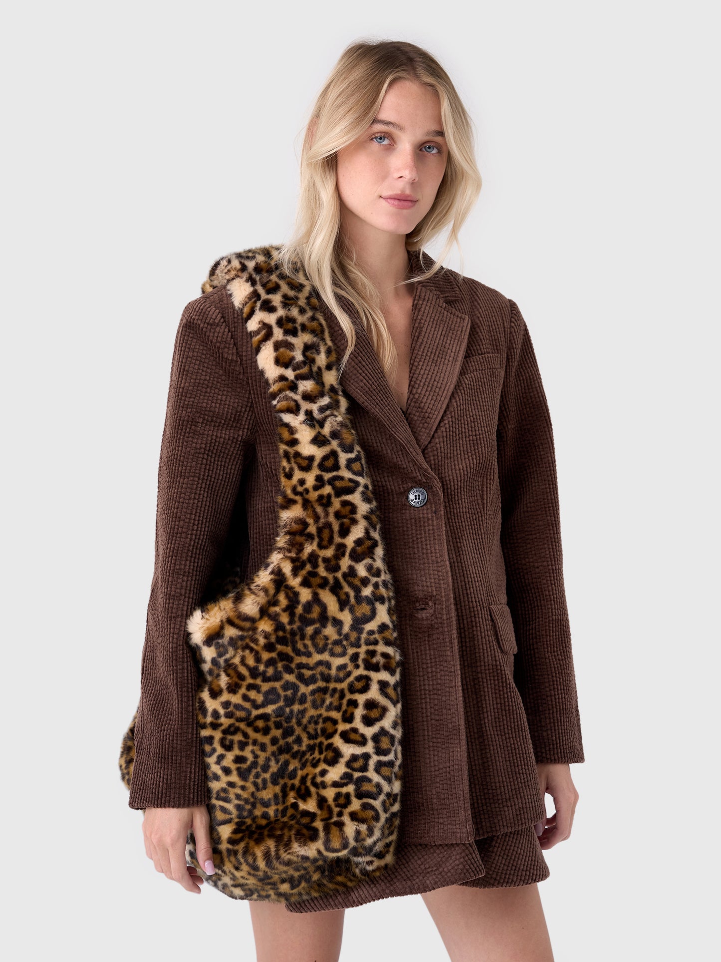 IpuffxCINNAMONROFOUS-alt1