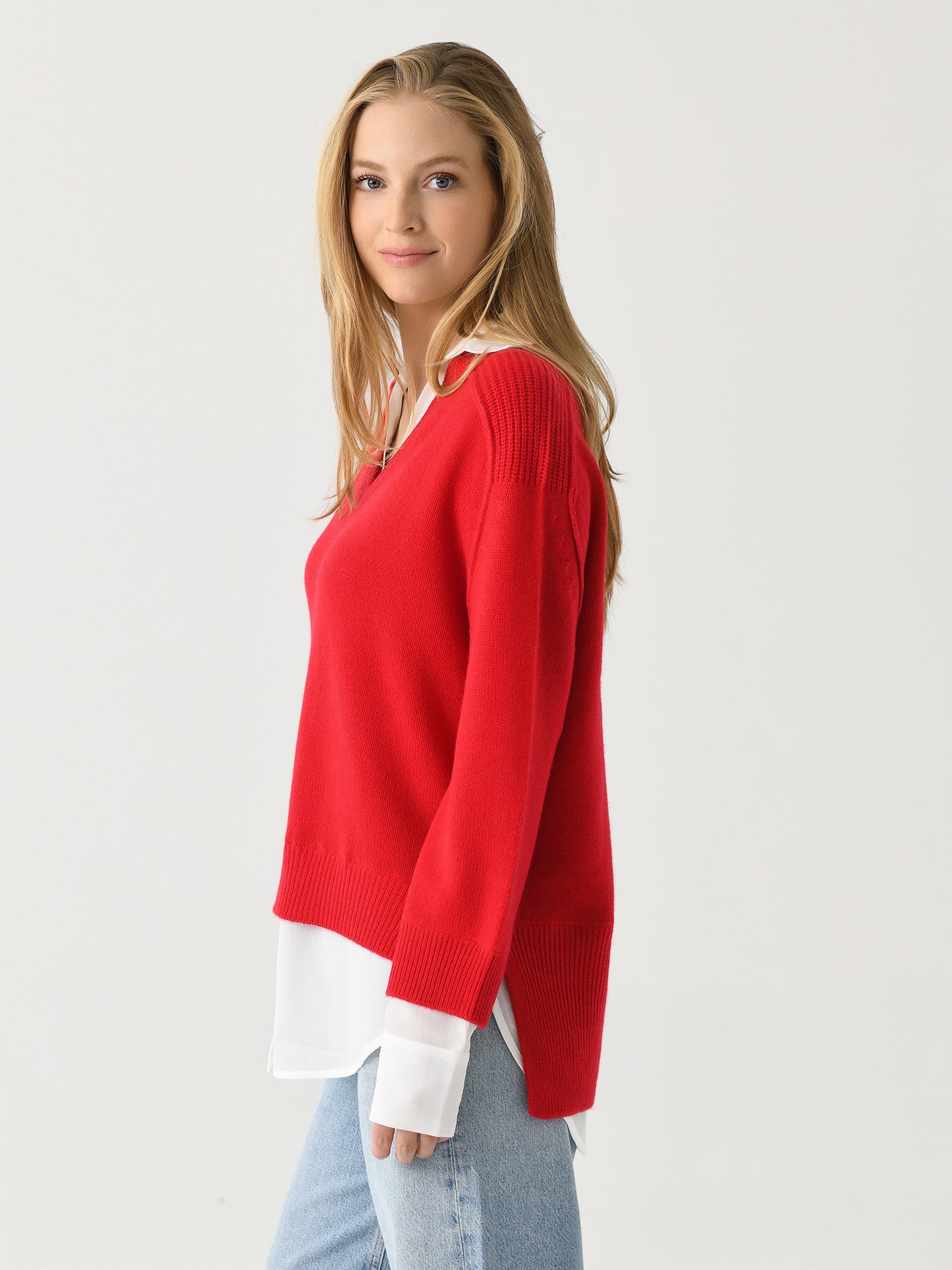 JER2197xAURAREDWWHITE-alt2