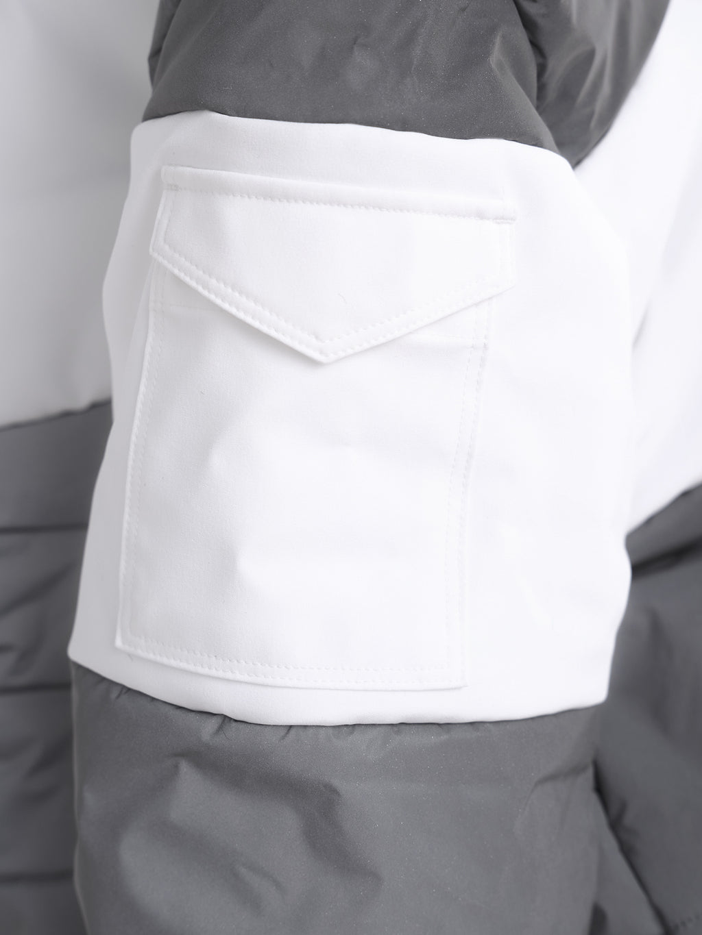 K00988xREFLECTIVEWHITE-alt3