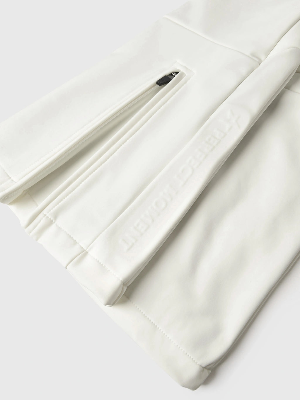 K6000445xSNOWWHITE-alt1