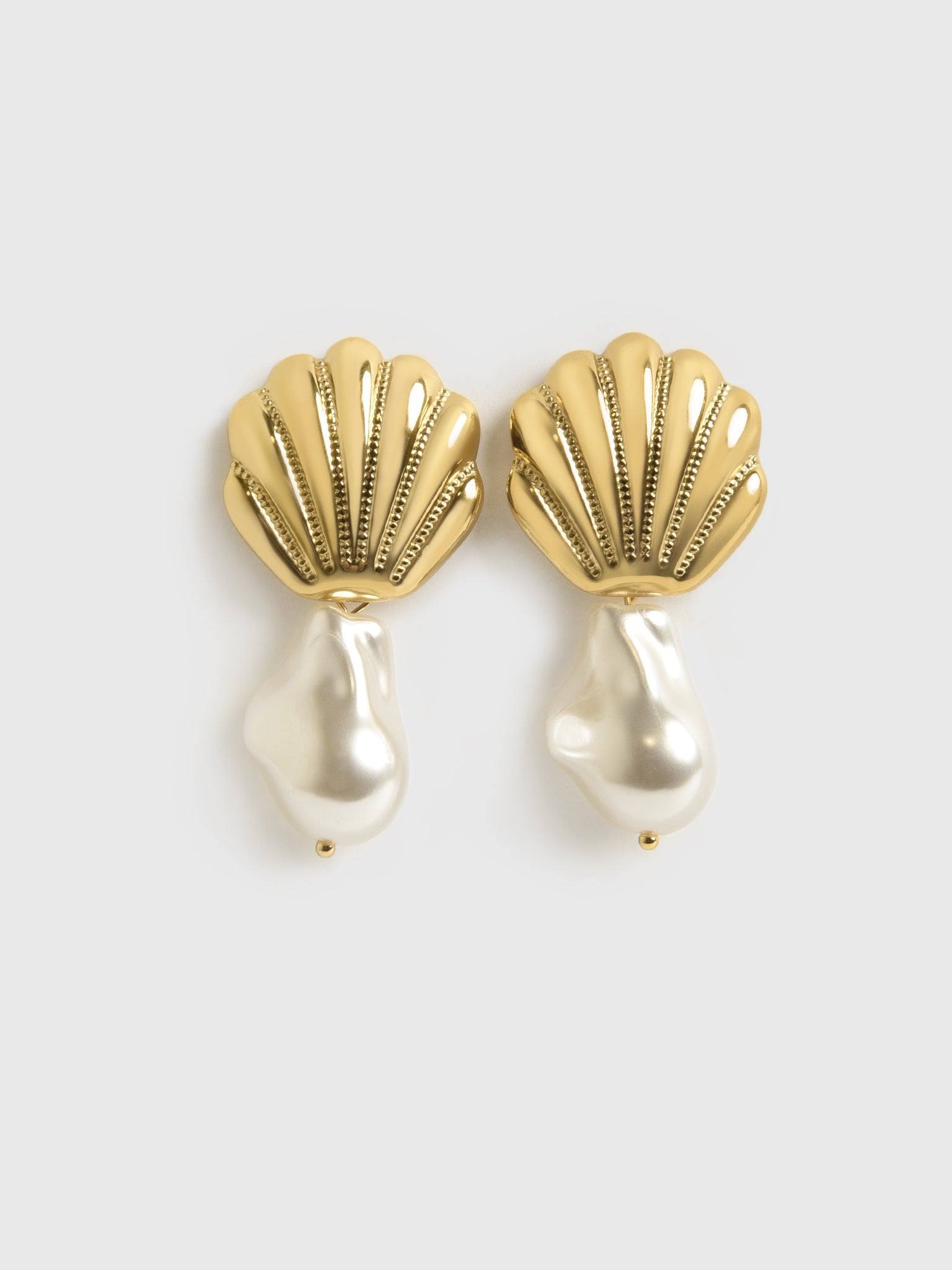 Casa Clara Keili Earrings - Saint Bernard