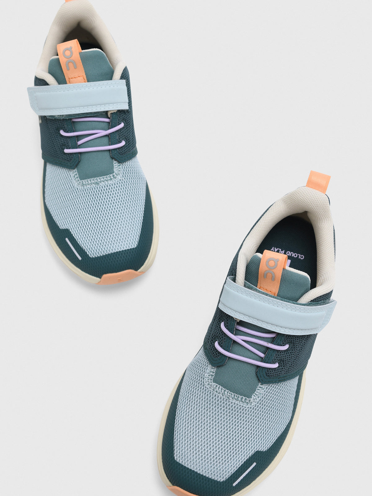 ON Kids' Cloud Play 2 Sneaker - Saint Bernard