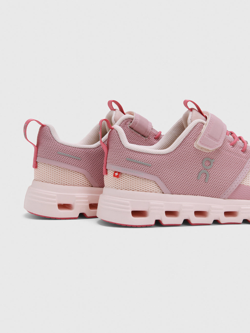 ON Kids' Cloud Play 2 Sneaker - Saint Bernard