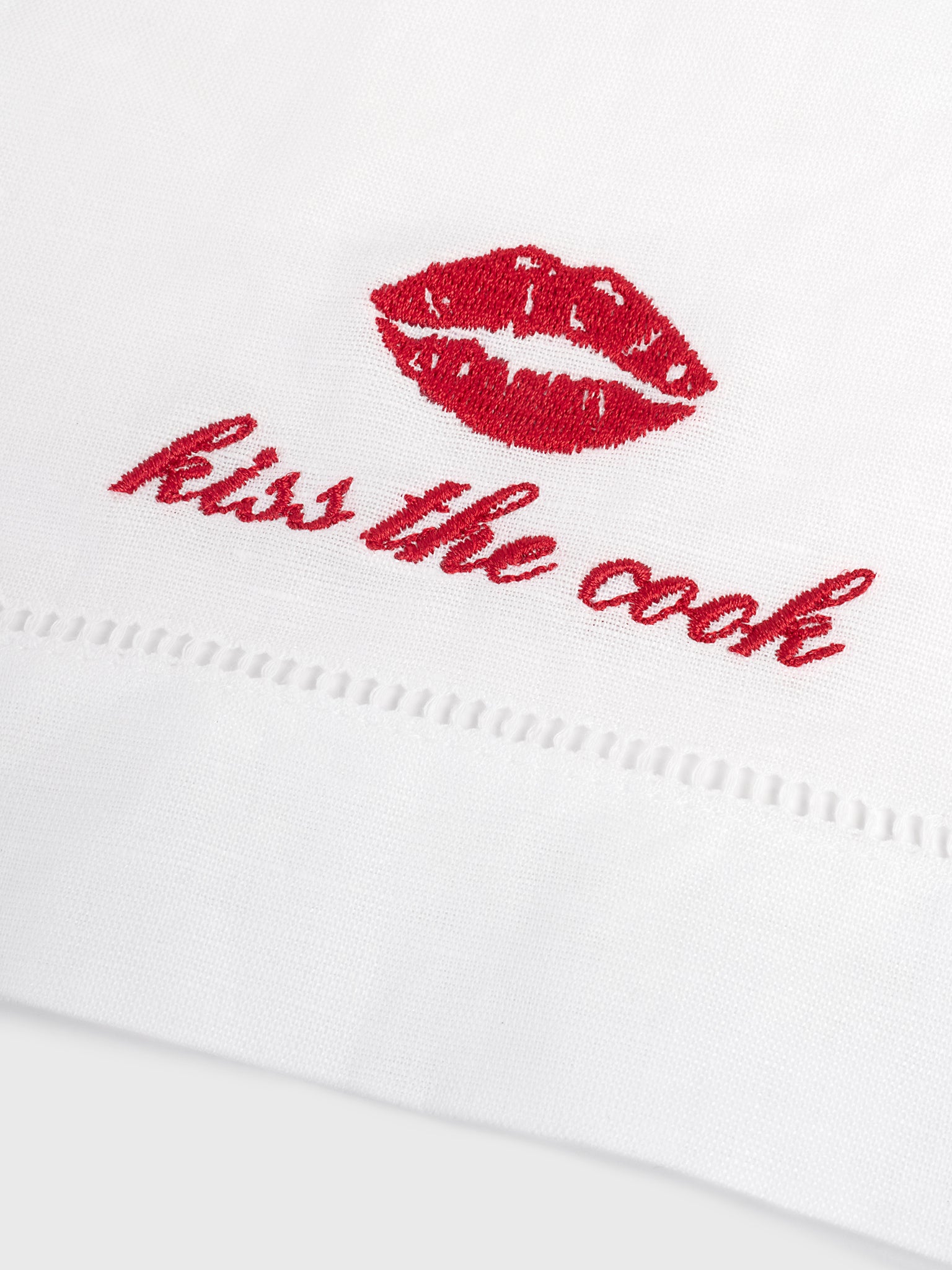 KISS THE COOK TEA TOWELxWHITE-alt1
