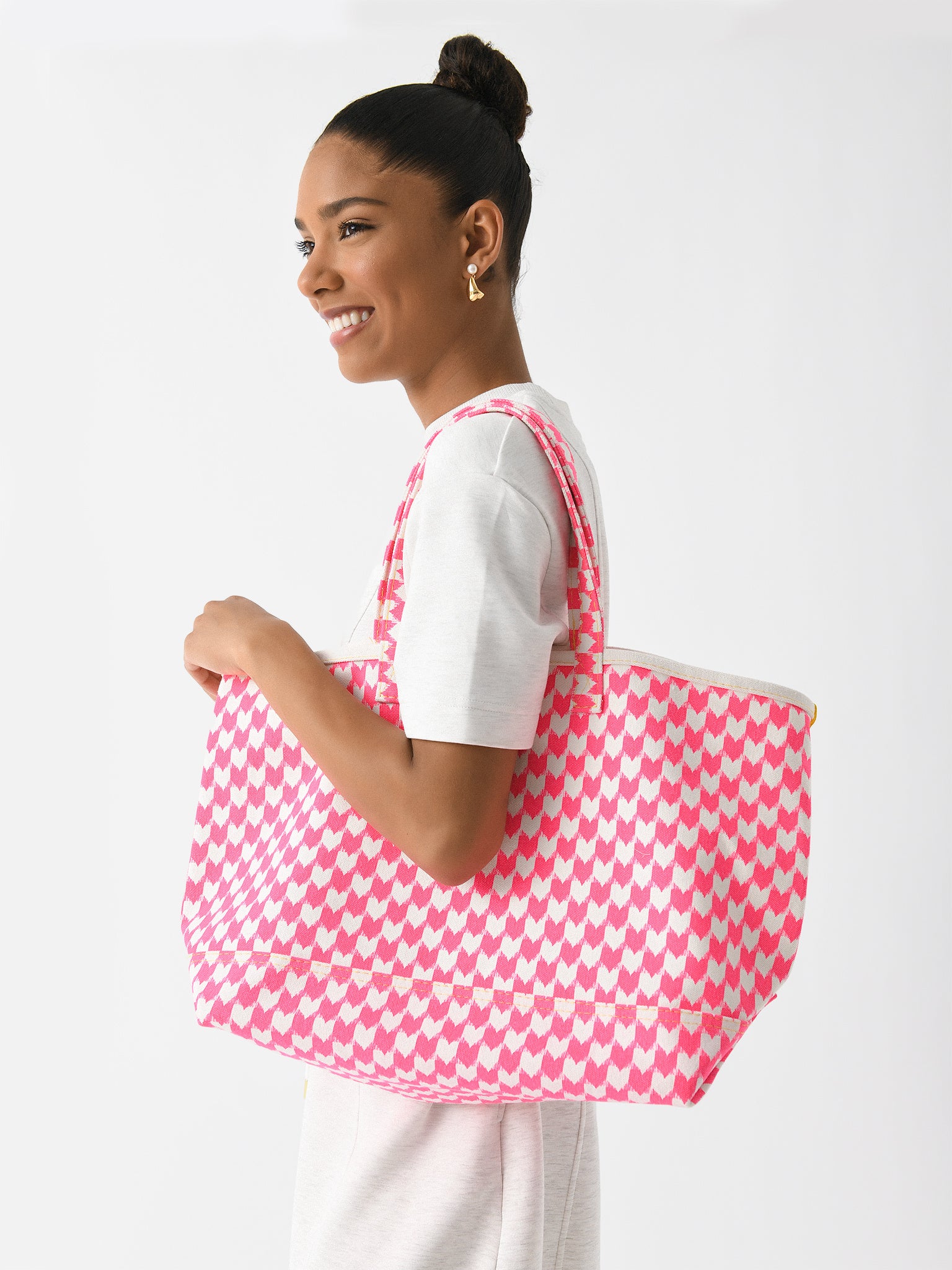 Kerri Rosenthal KR Hearts And Checks Tote - Saint Bernard