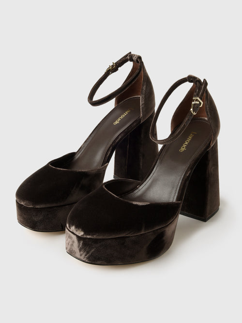 Larroude Women's Ari Velvet Pump