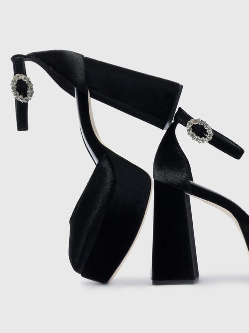 Larroude Women's Ari Velvet Pump