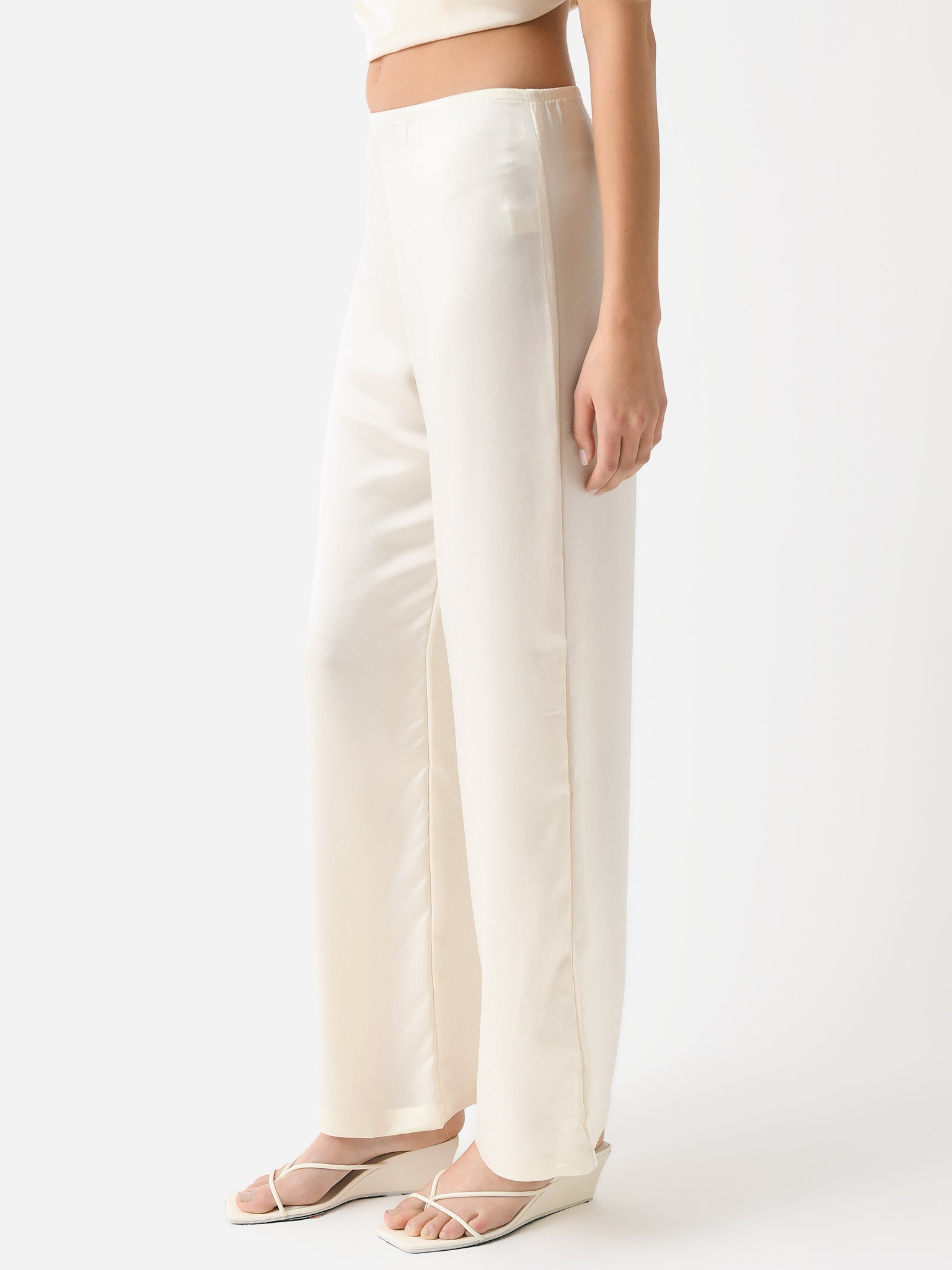 The barnnet ホワイトパンツ Leset Women's Barb Wide Leg Pant | $260.00 | Saint Bernard