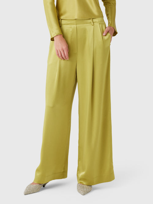 Leset Women's Barb Pleated Trouser