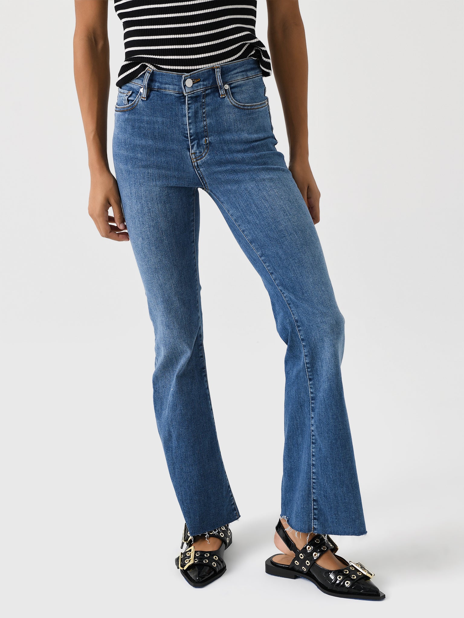 Frame Women's Le Easy Flare Raw Fray Outseam Insert Jean - Saint Bernard