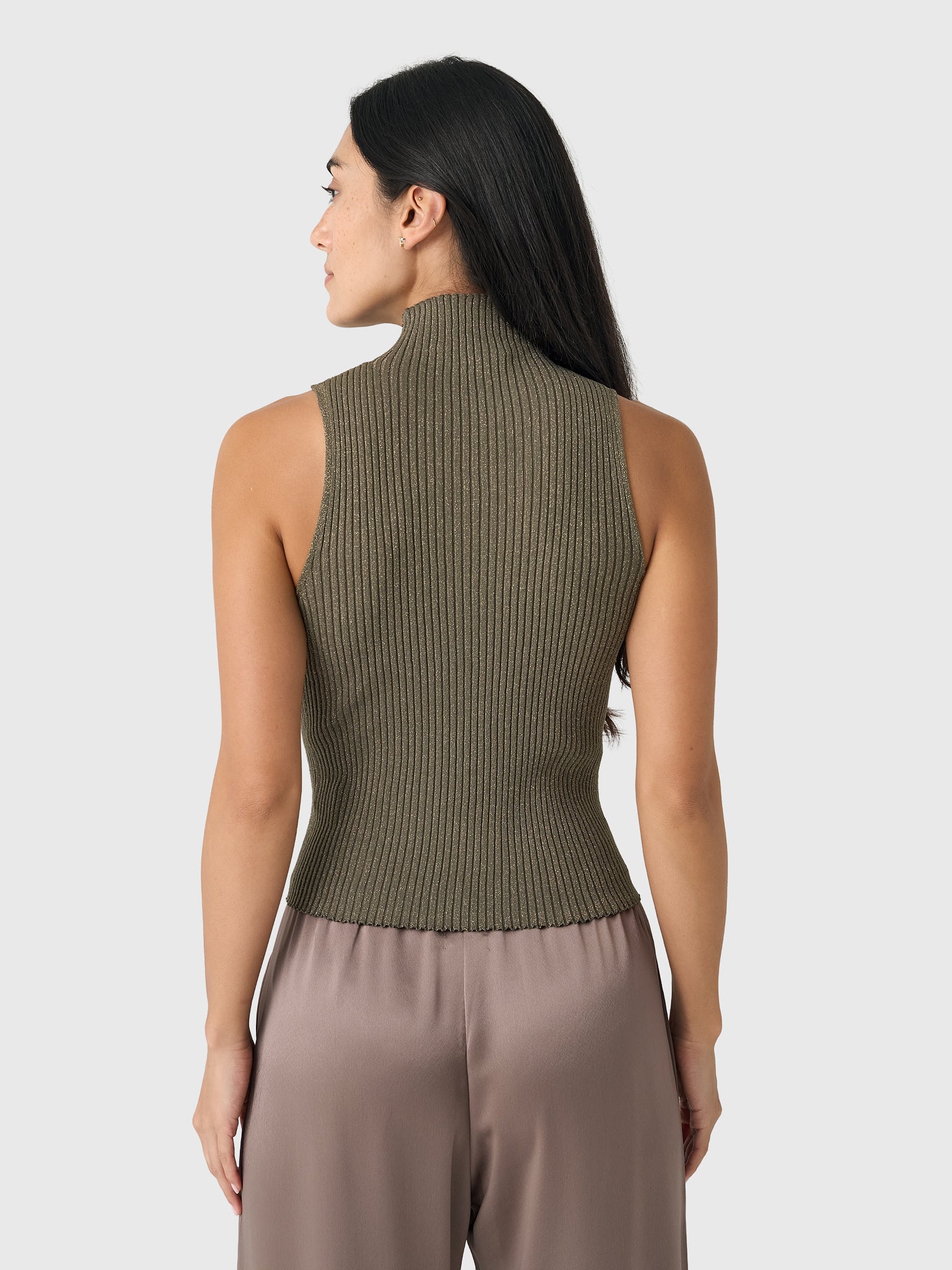 LKT042A-BLAKExMOSS-alt2