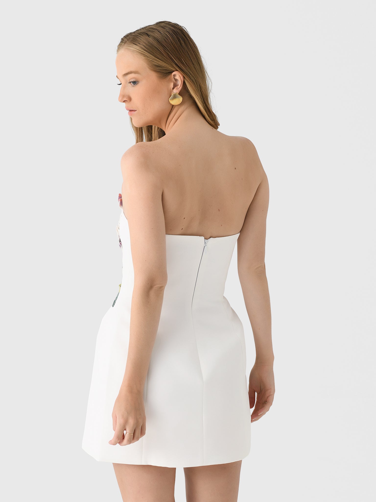rosario appliqu floral bustier mini dress Rosario Appliqu Floral Bustier Mini Dress Review